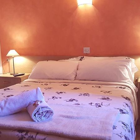 Hostal La Cuineta De Cal Triuet Gósol Eksteriør billede