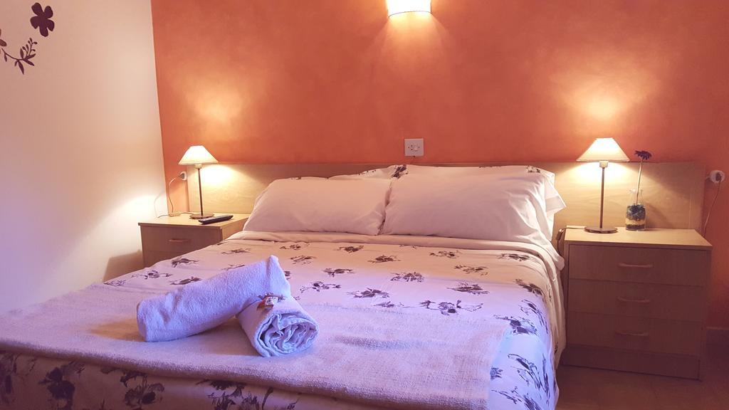 Hostal La Cuineta De Cal Triuet Gósol Eksteriør billede