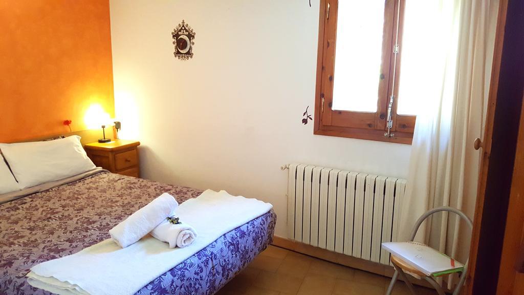 Hostal La Cuineta De Cal Triuet Gósol Eksteriør billede